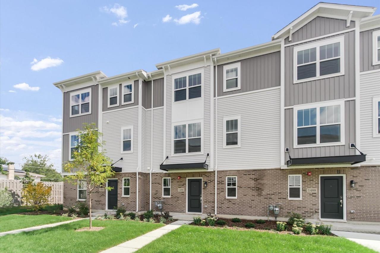 1486 Blaine St., Des Plaines, IL 60018