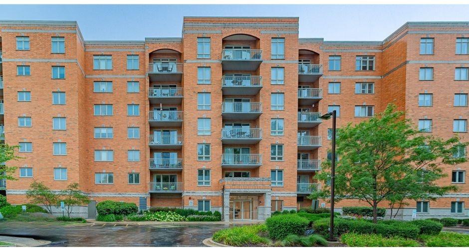 6801 N Milwaukee Ave. #202, Niles, IL 60714