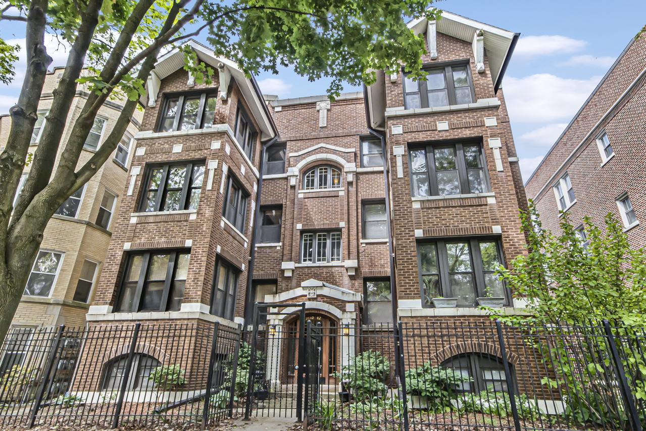 7642 N Greenview Ave. #3N, Chicago, IL 60626