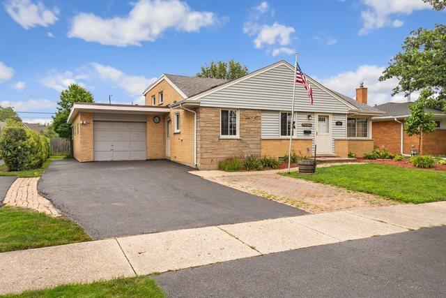 435 E Park Ave., Elmhurst, IL 60126
