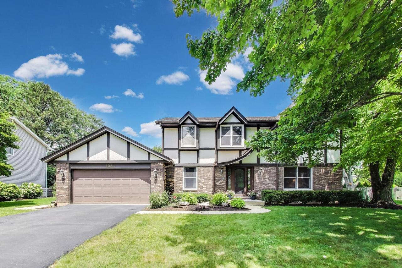 829 Shiloh Cir., Naperville, IL 60540