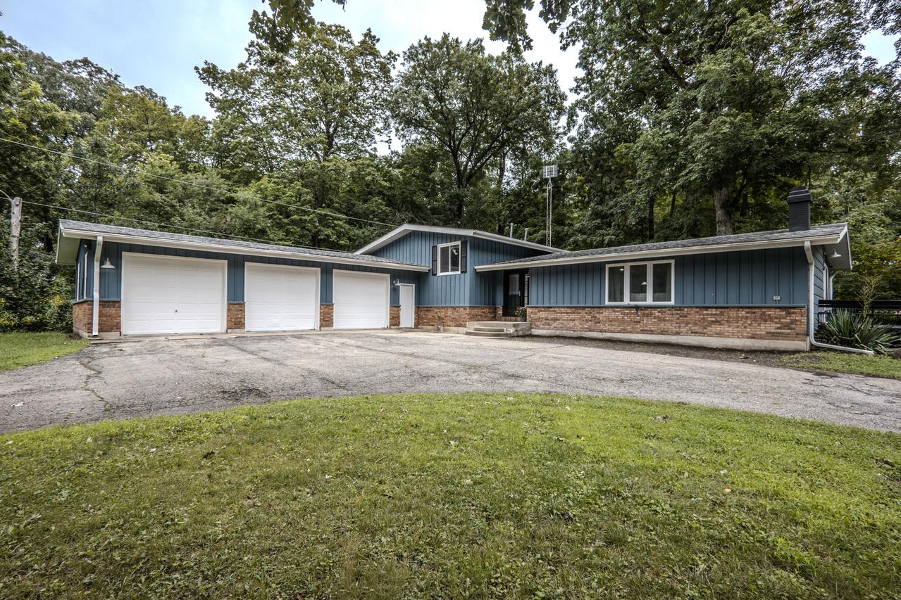 5S655 Bliss Rd., Sugar Grove, IL 60554