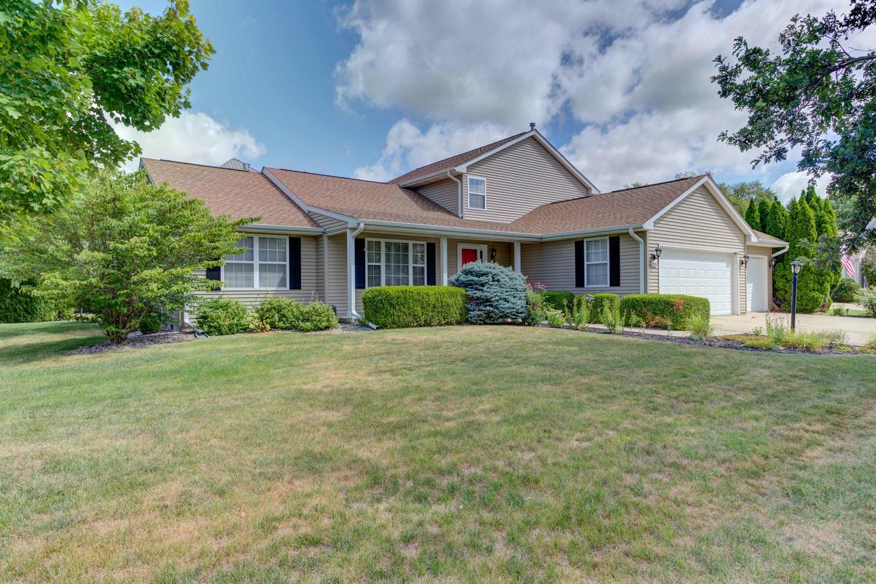 3006 Countrybend Ln., Champaign, IL 61822
