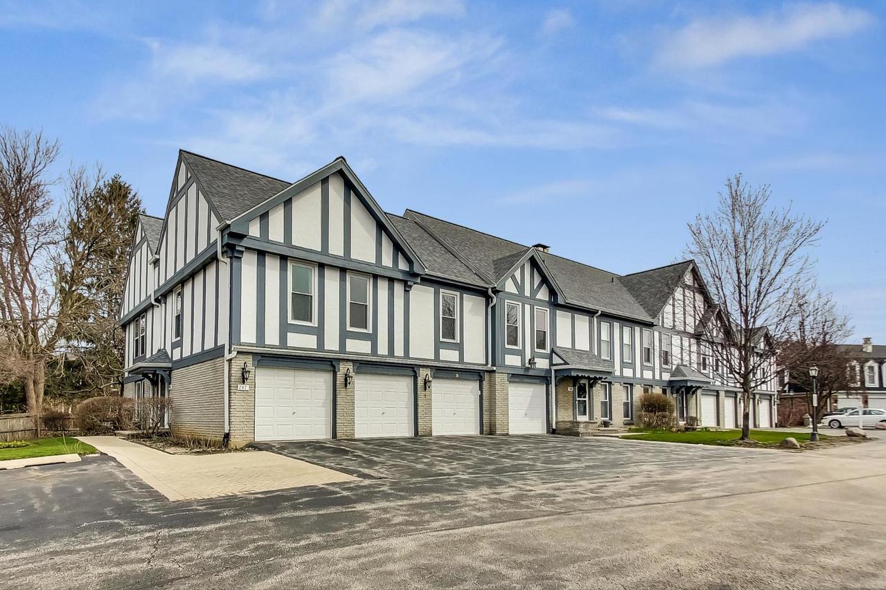 747 Garfield Ave. #C, Libertyville, IL 60048