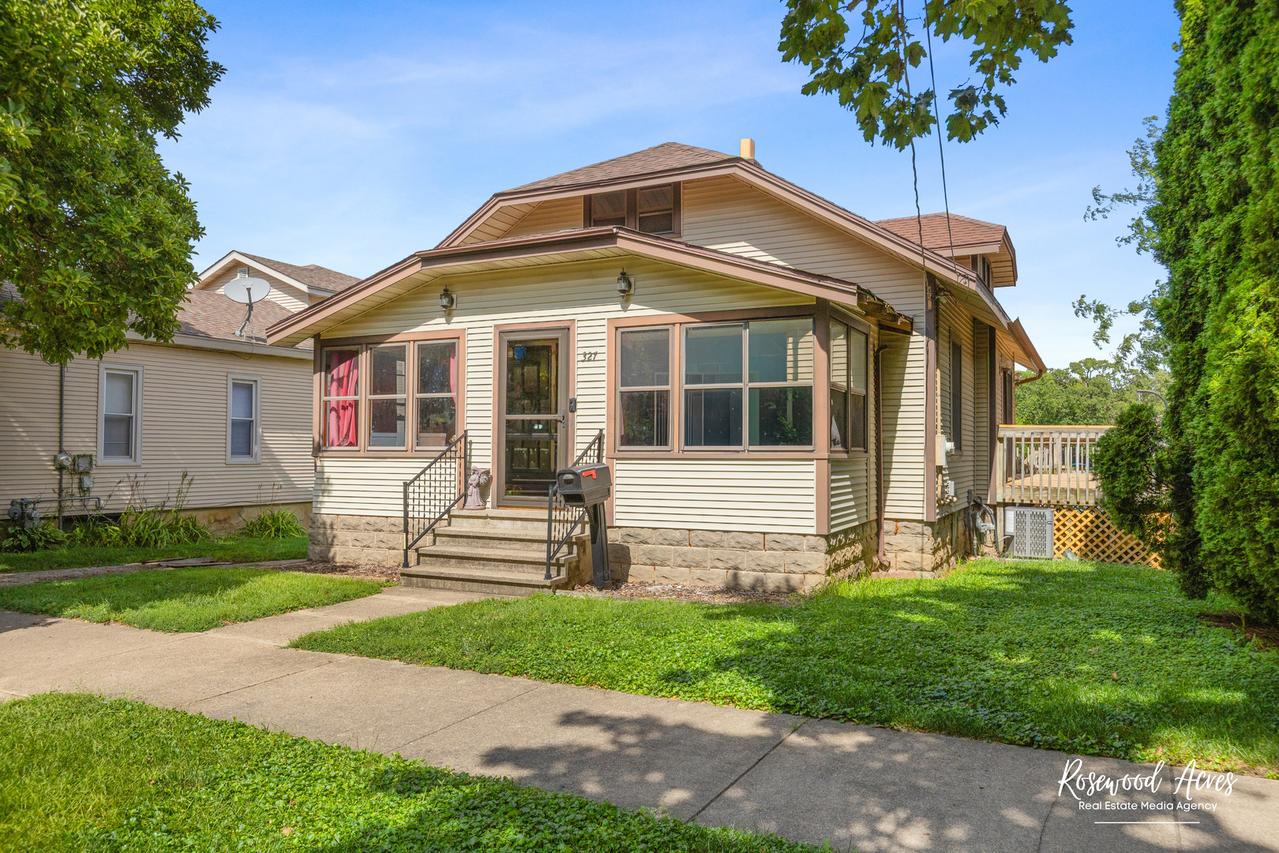 327 E Water St., Kankakee, IL 60901