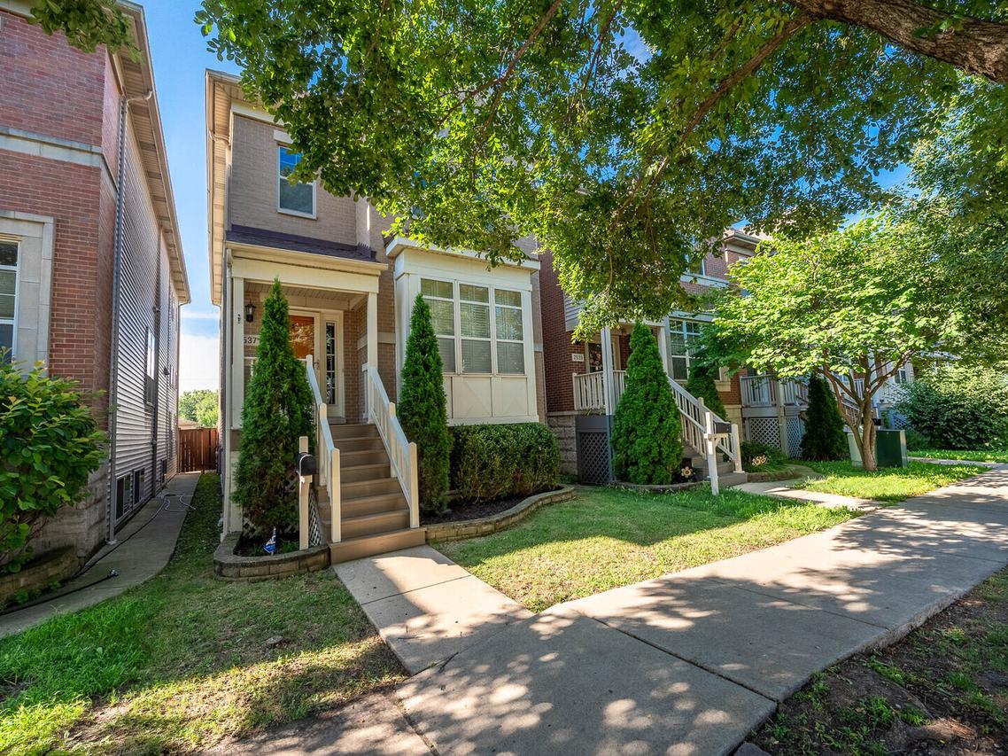 2537 W Grenshaw St., Chicago, IL 60612