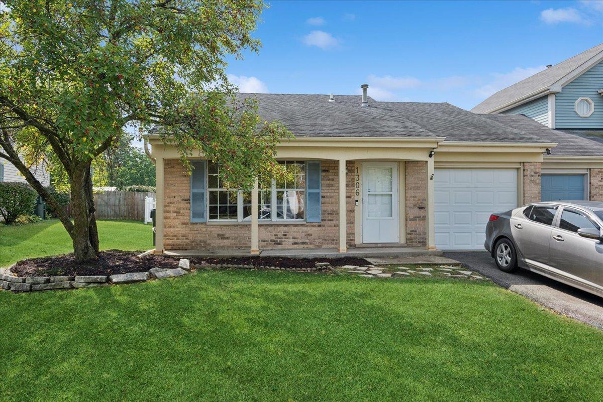 1306 Robin Dr., Carol Stream, IL 60188