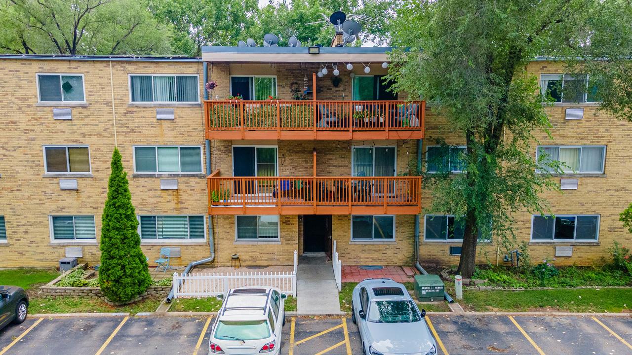758 Dempster St. #DG5, Mount Prospect, IL 60056