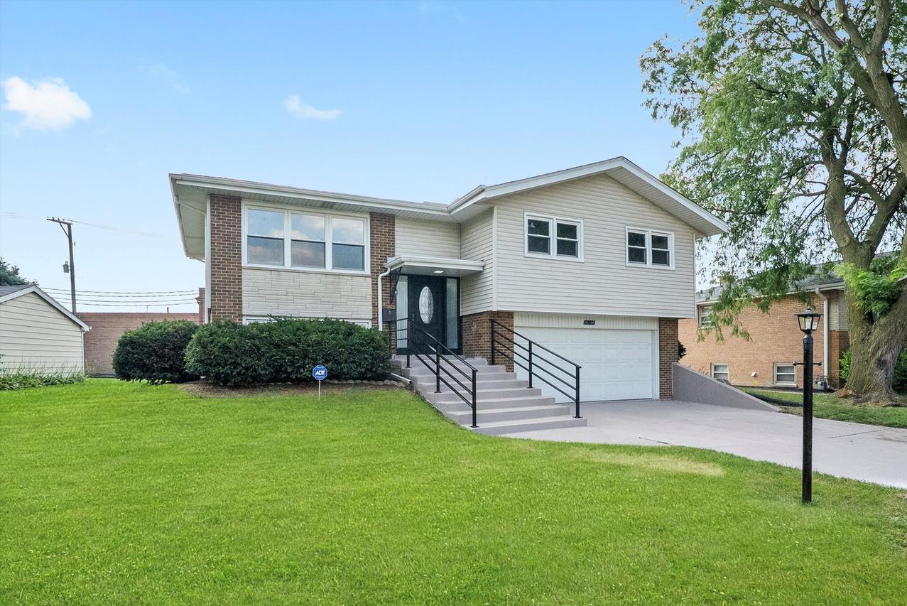 16140 Prairie Ave., South Holland, IL 60473