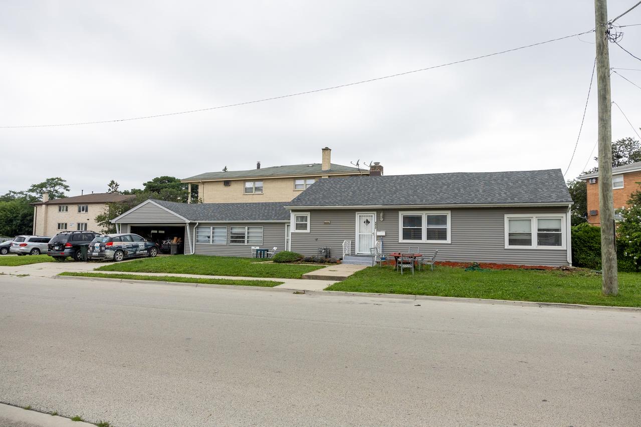 4422 Custer Ave., Brookfield, IL 60513