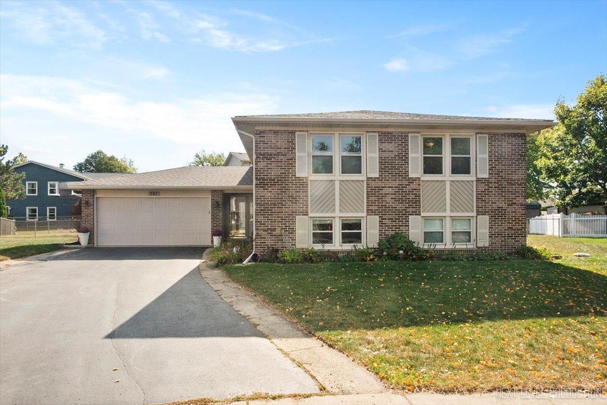 797 Geneva Cir., Elk Grove Village, IL 60007