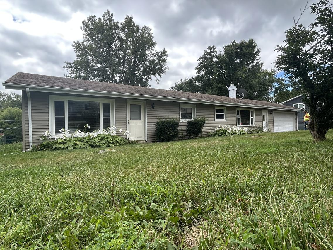 823 Jessie Rd., Lake In The Hills, IL 60156