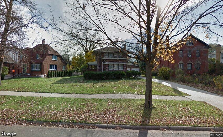 247 Addison Rd., Riverside, IL 60546