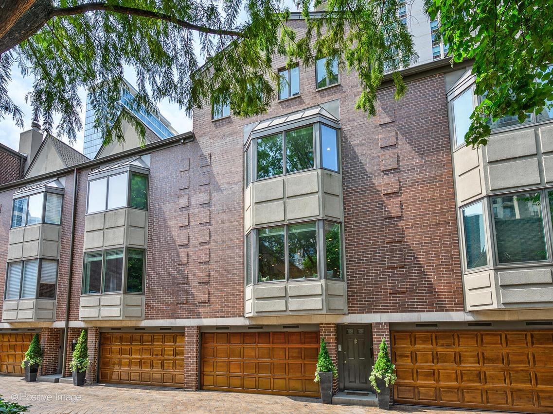 55 W Goethe St. #1240, Chicago, IL 60610