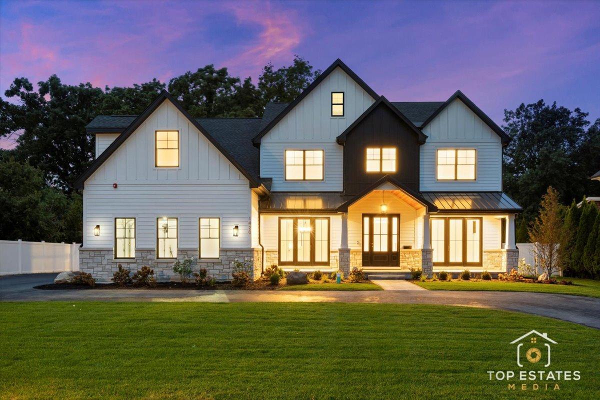 1420 Windcrest Rd., Deerfield, IL 60015