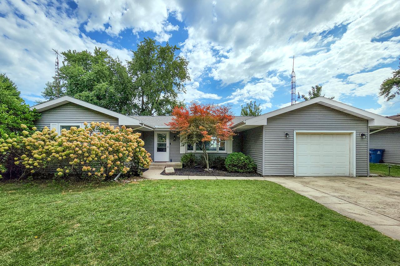 306 S East St., Hudson, IL 61748
