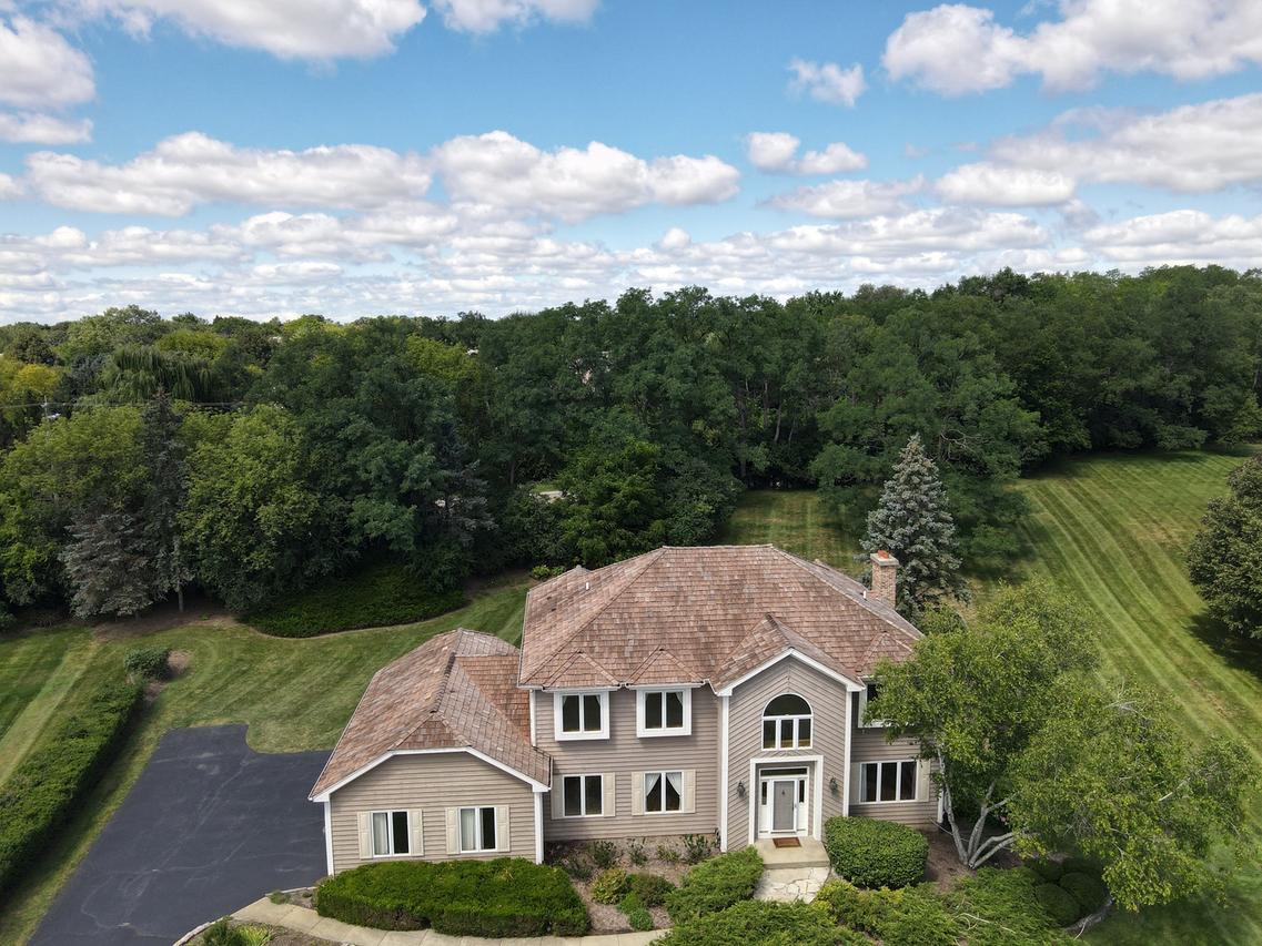 25410 N Cayuga Tr., Lake Barrington, IL 60010