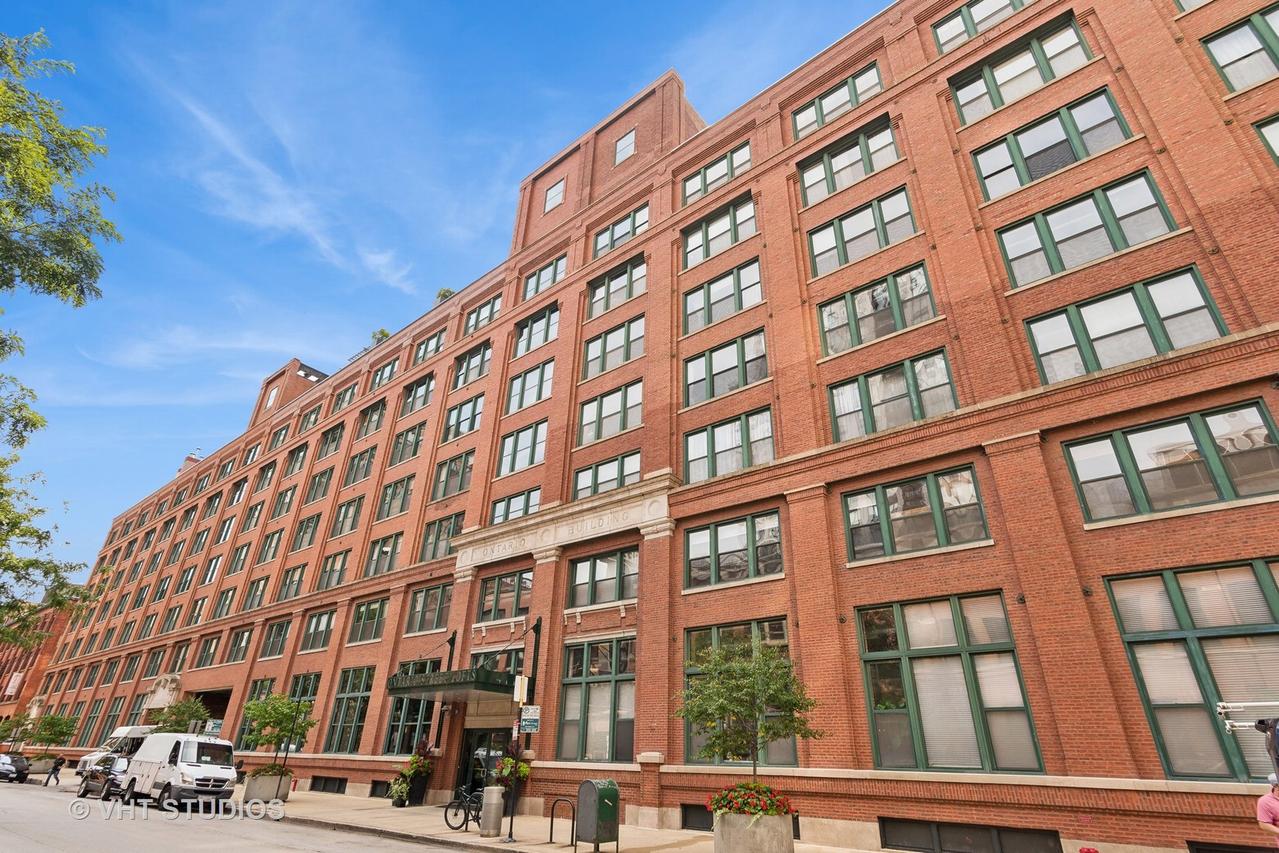 411 W Ontario St. #221, Chicago, IL 60654