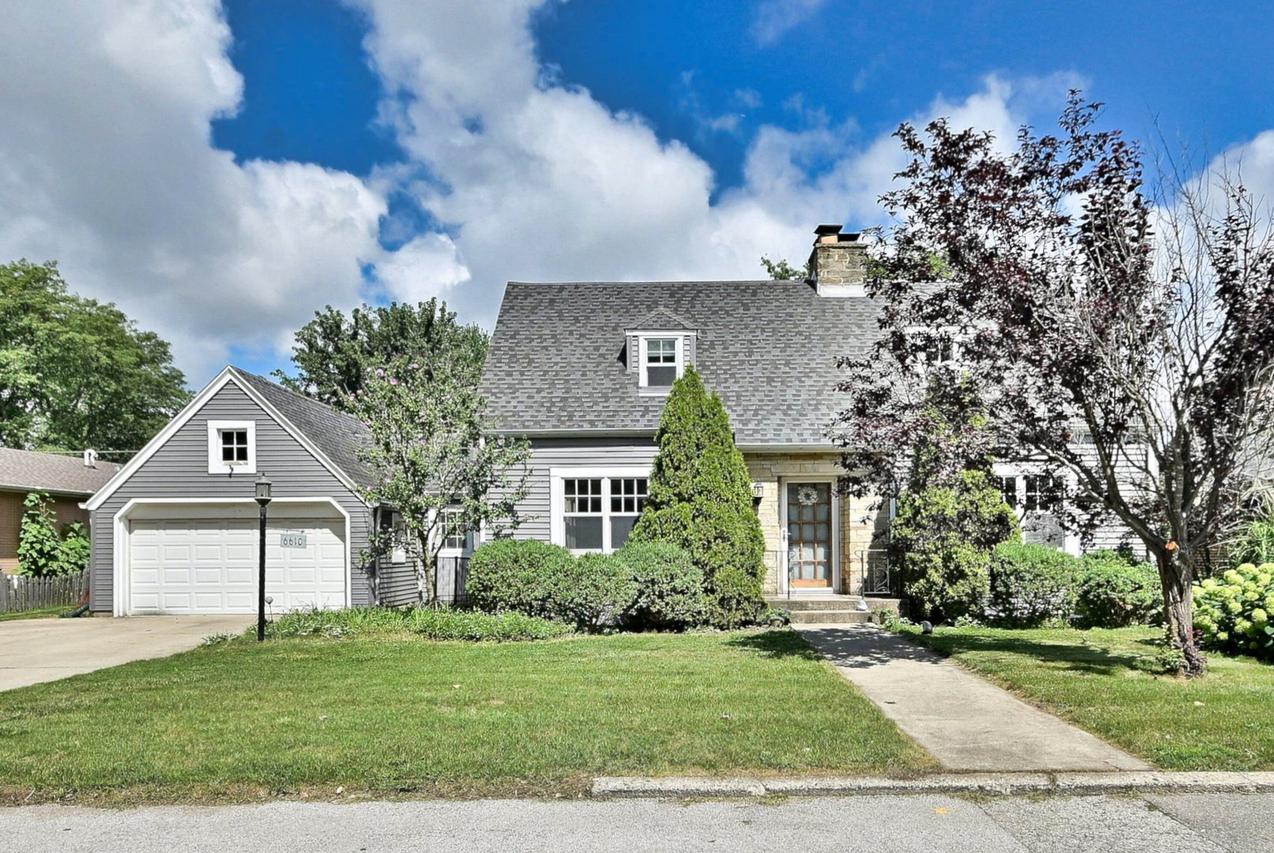 6610 Palma Ln., Morton Grove, IL 60053