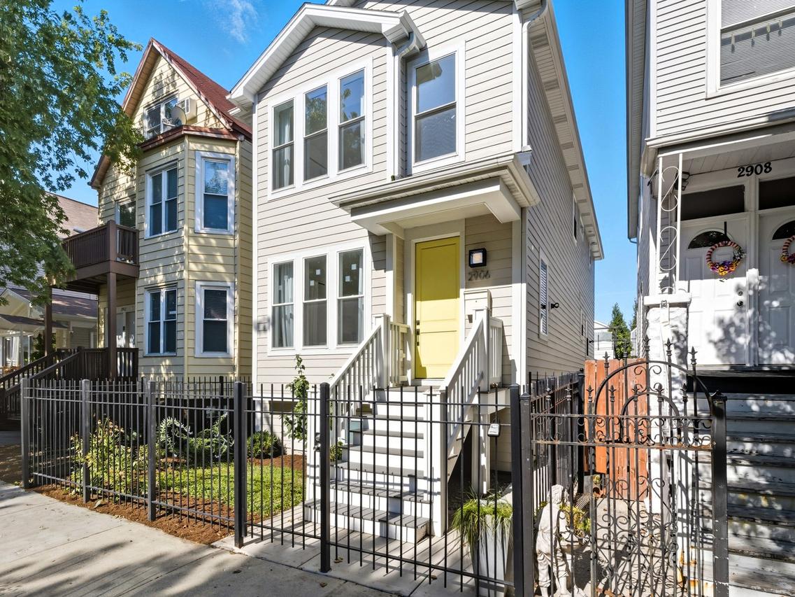 2906 N Woodard St., Chicago, IL 60618