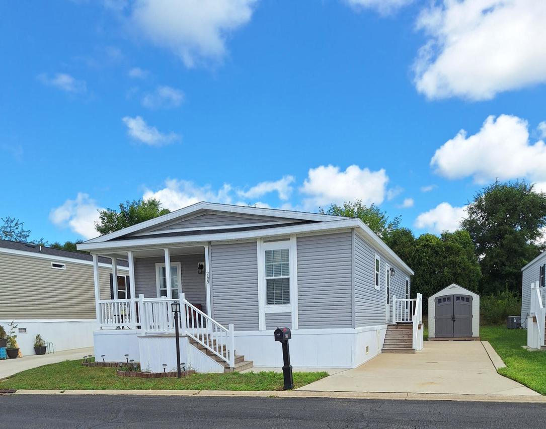 265 Forestview Dr., Crystal Lake, IL 60014
