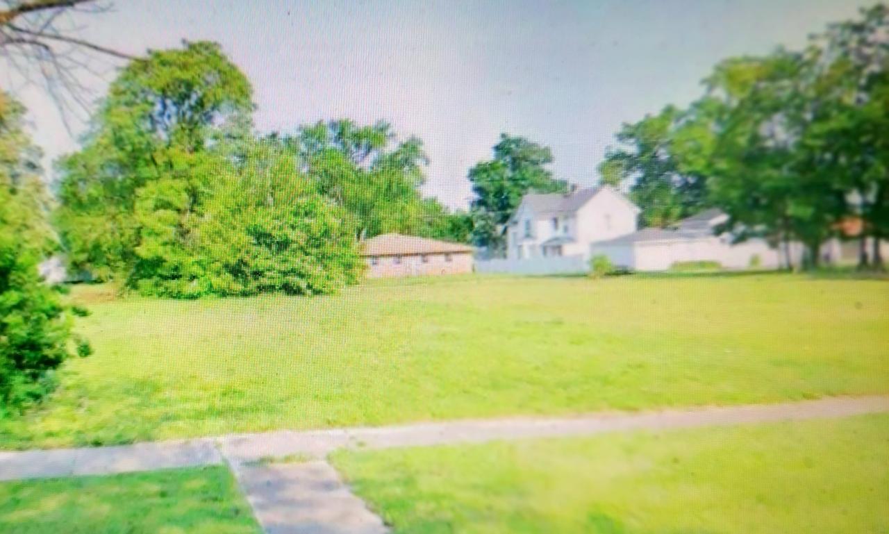 215 N Rosewood Ave., Kankakee, IL 60901