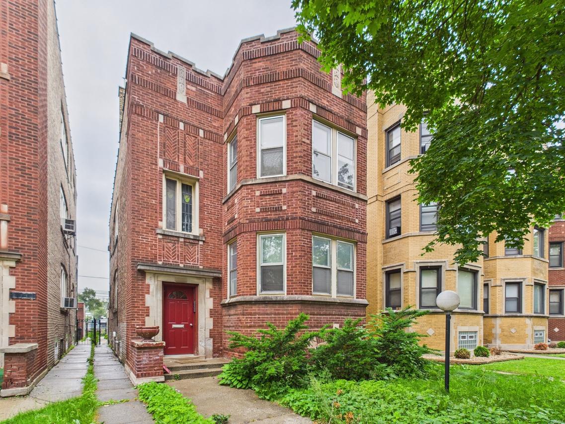 8024 S Vernon Ave., Chicago, IL 60619