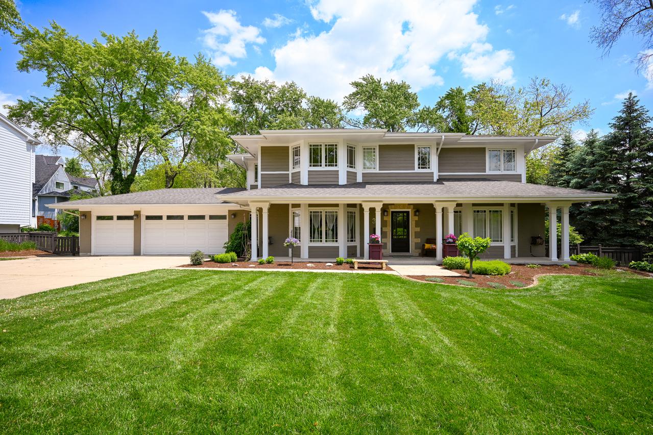 33 Sunset Ave., Glen Ellyn, IL 60137