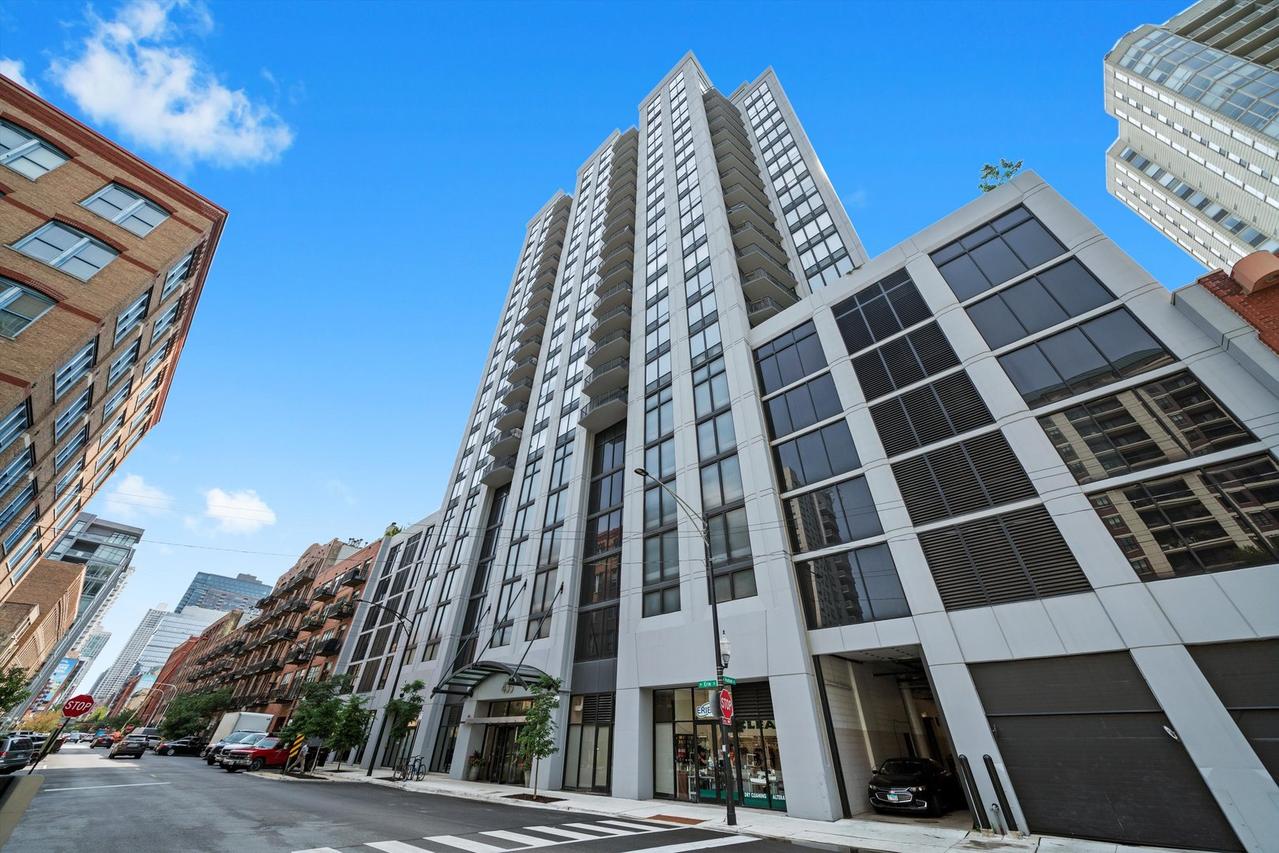 435 W Erie St. #1103, Chicago, IL 60654