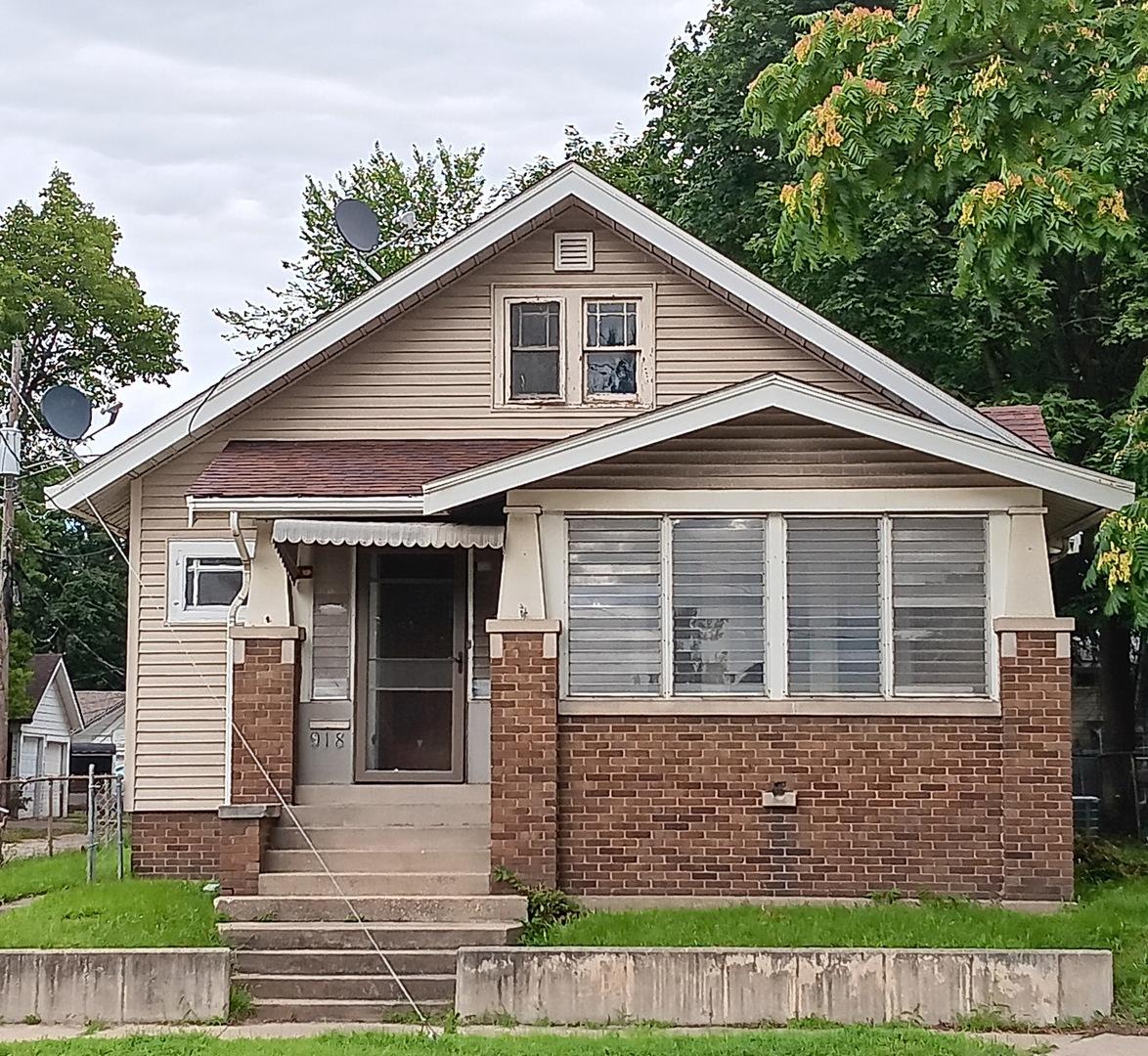 918 11th St., Rockford, IL 61104