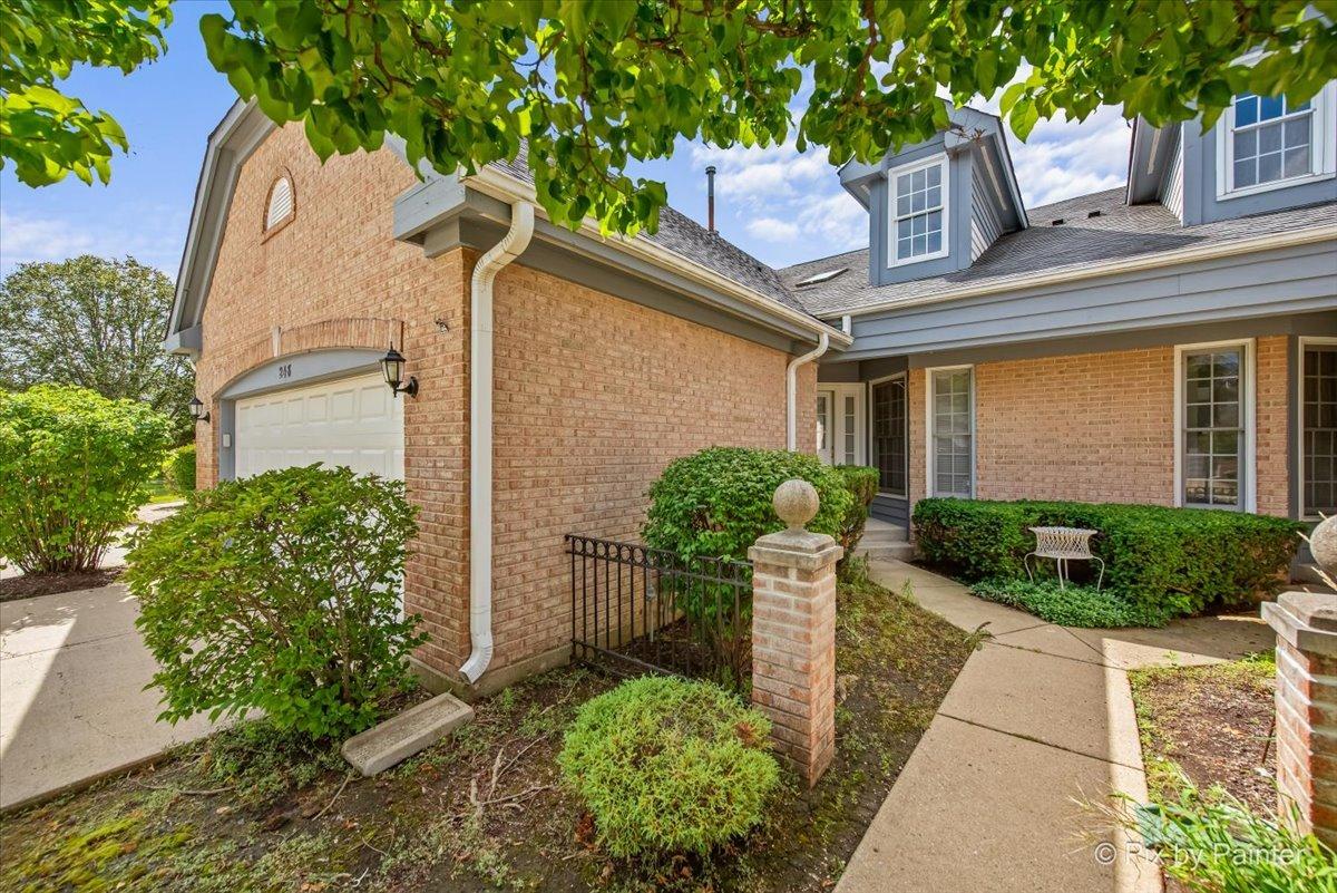 248 Lynwood Ln., Bloomingdale, IL 60108
