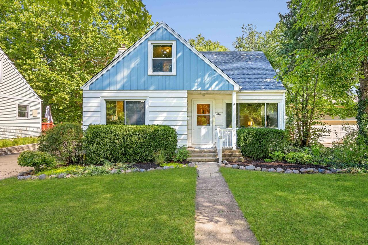 610 Franklin St., Downers Grove, IL 60515
