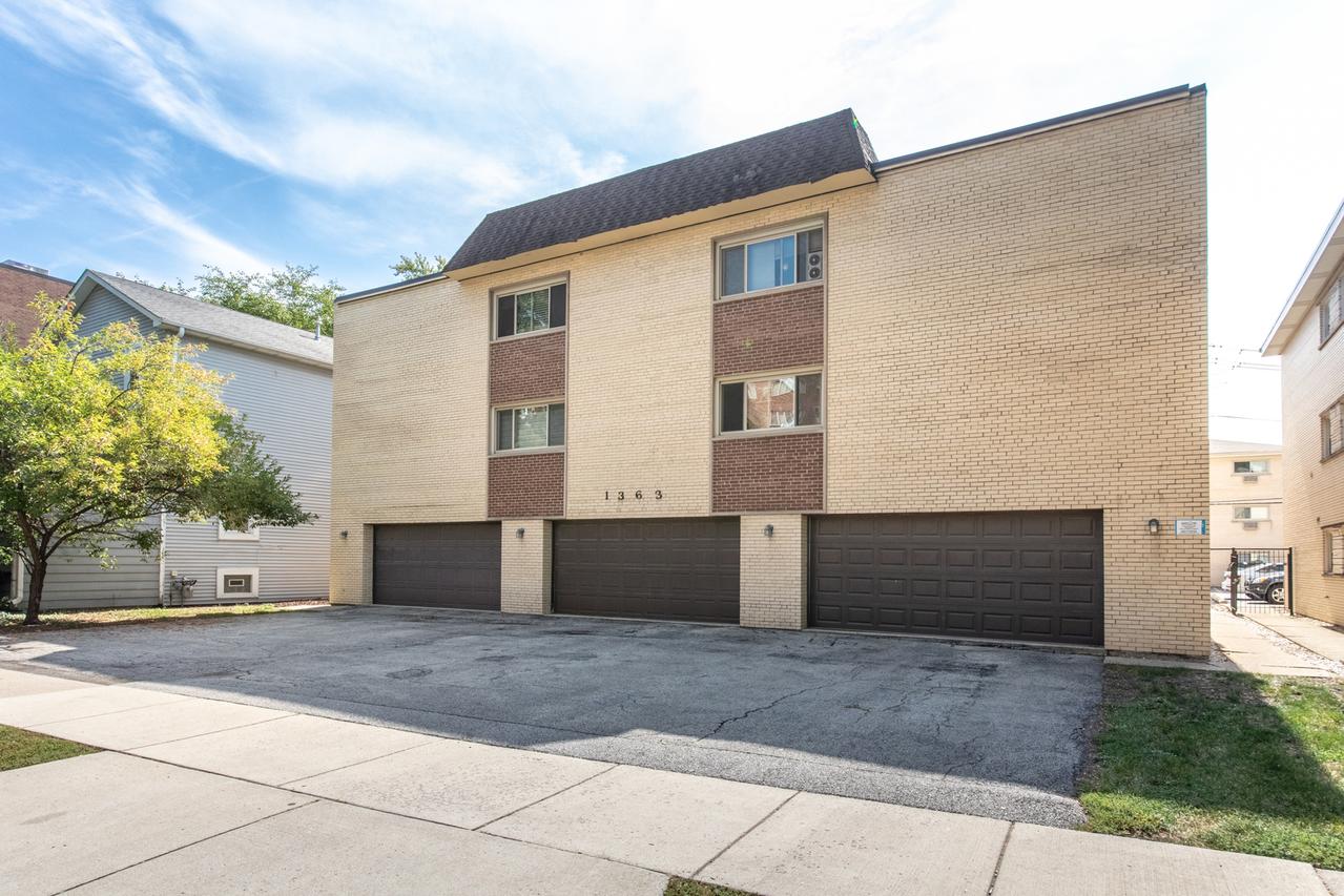 1363 Perry St. #1B, Des Plaines, IL 60016