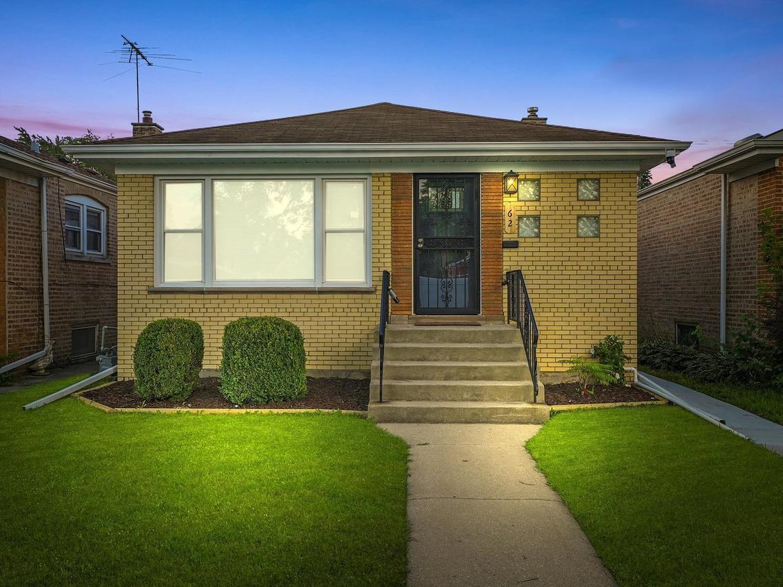 62 E 144th St., Riverdale, IL 60827