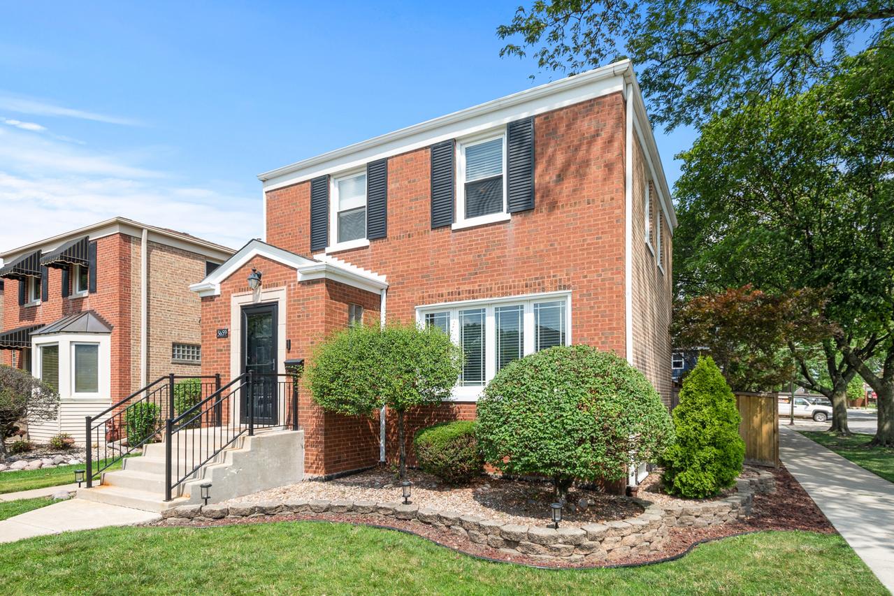 5659 S Oak Park Ave., Chicago, IL 60638