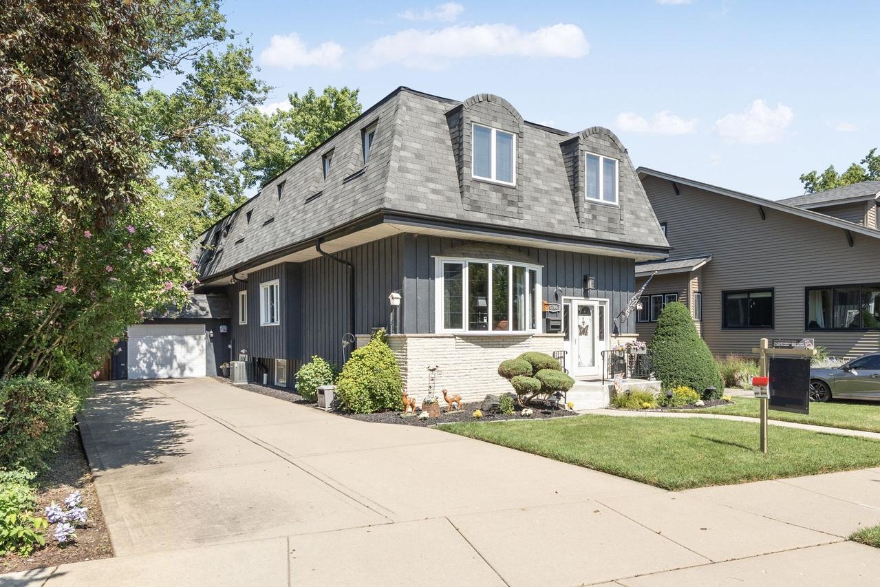 5706 N New Hampshire Ave., Chicago, IL 60631