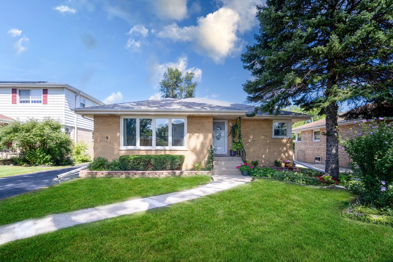 6712 Maple St., Morton Grove, IL 60053