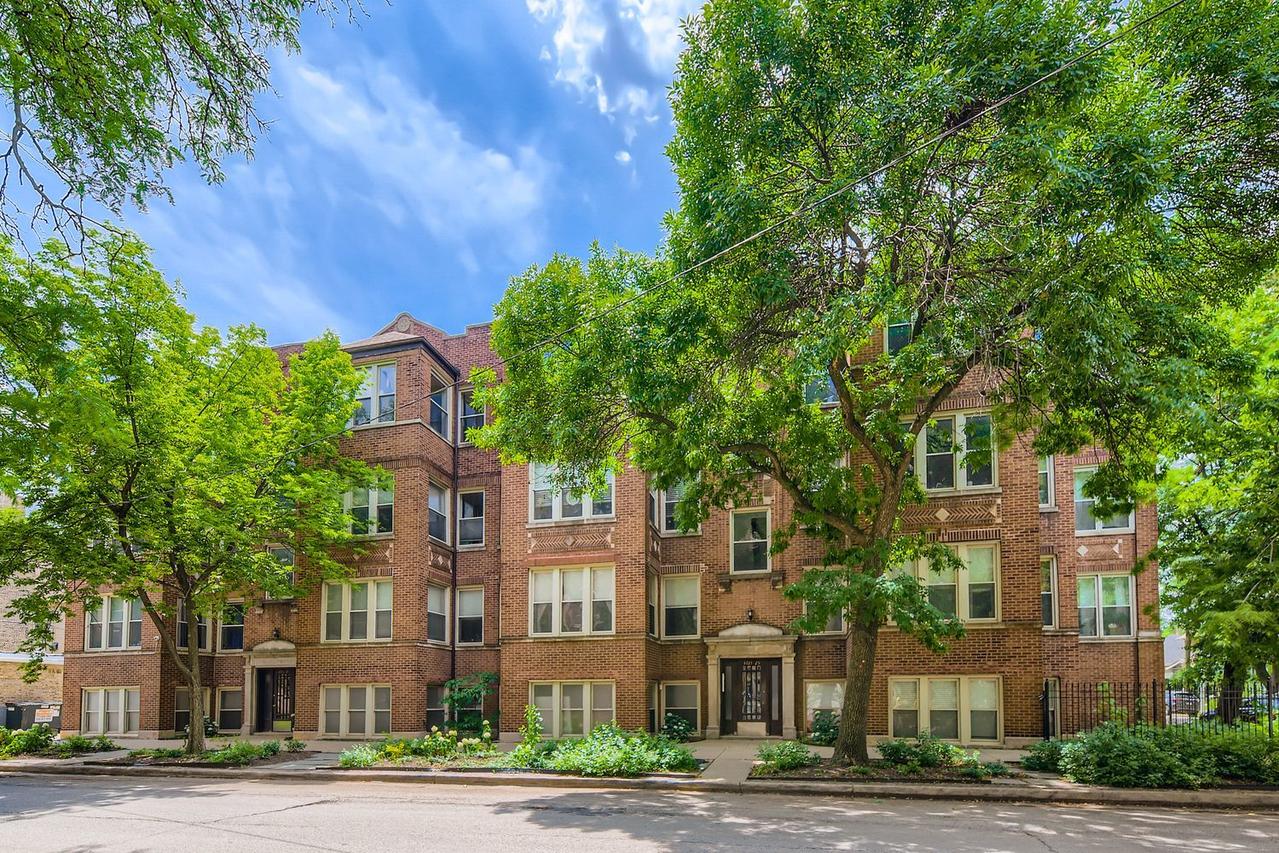 3721 W Byron St. #1, Chicago, IL 60618