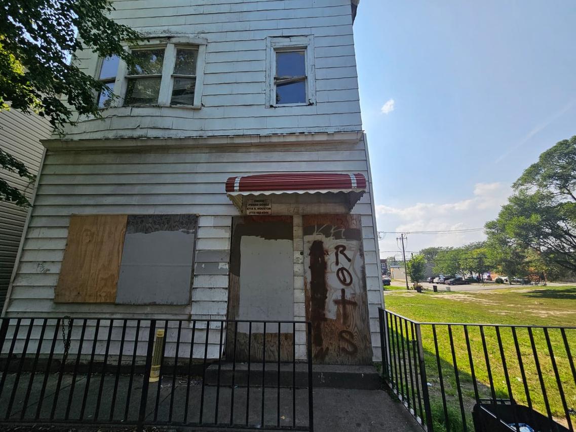 8714 S Houston Ave., Chicago, IL 60617