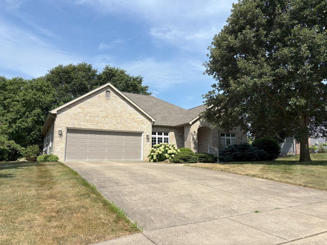 893 S Oakland Ave., Forsyth, IL 62535