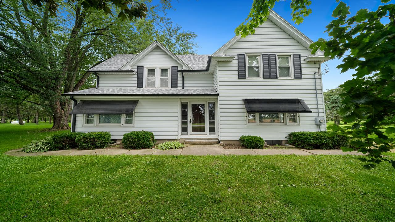 8540 Manchester Rd., Capron, IL 61012