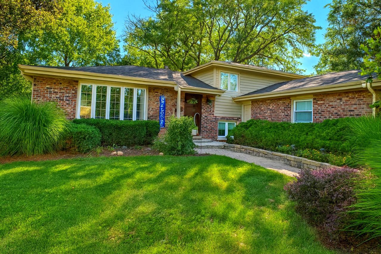 7930 Grant St., Darien, IL 60561