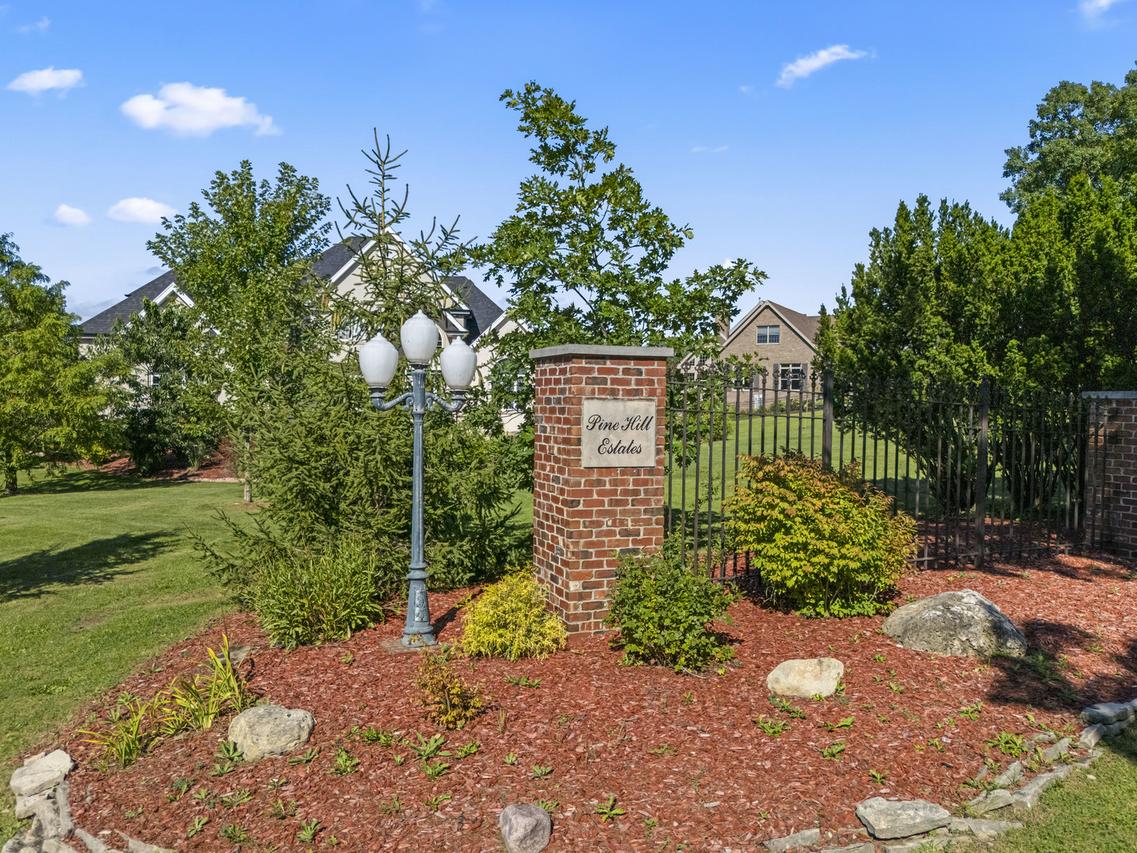 16604 Pine Hill Dr., Homer Glen, IL 60491