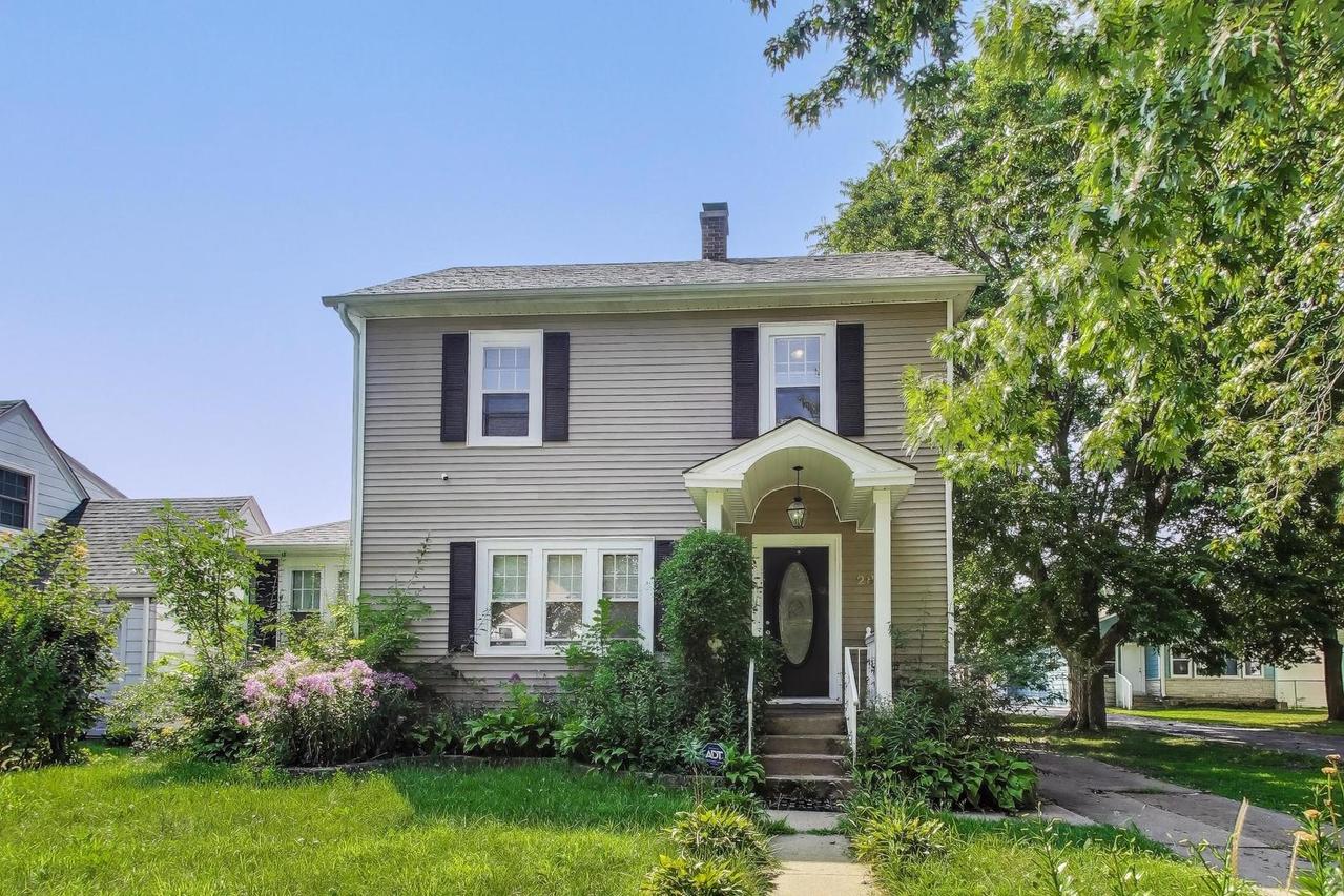 2818 Emmaus Ave., Zion, IL 60099