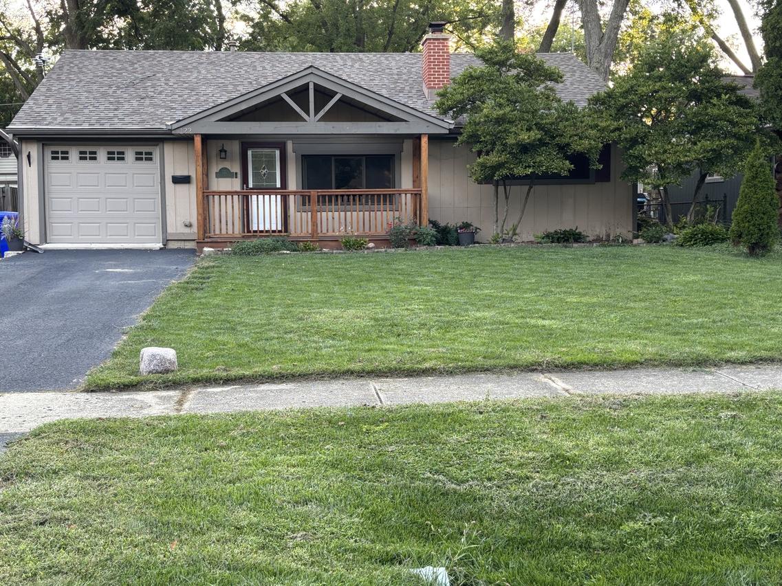 122 N Woodlawn St., Wheaton, IL 60187