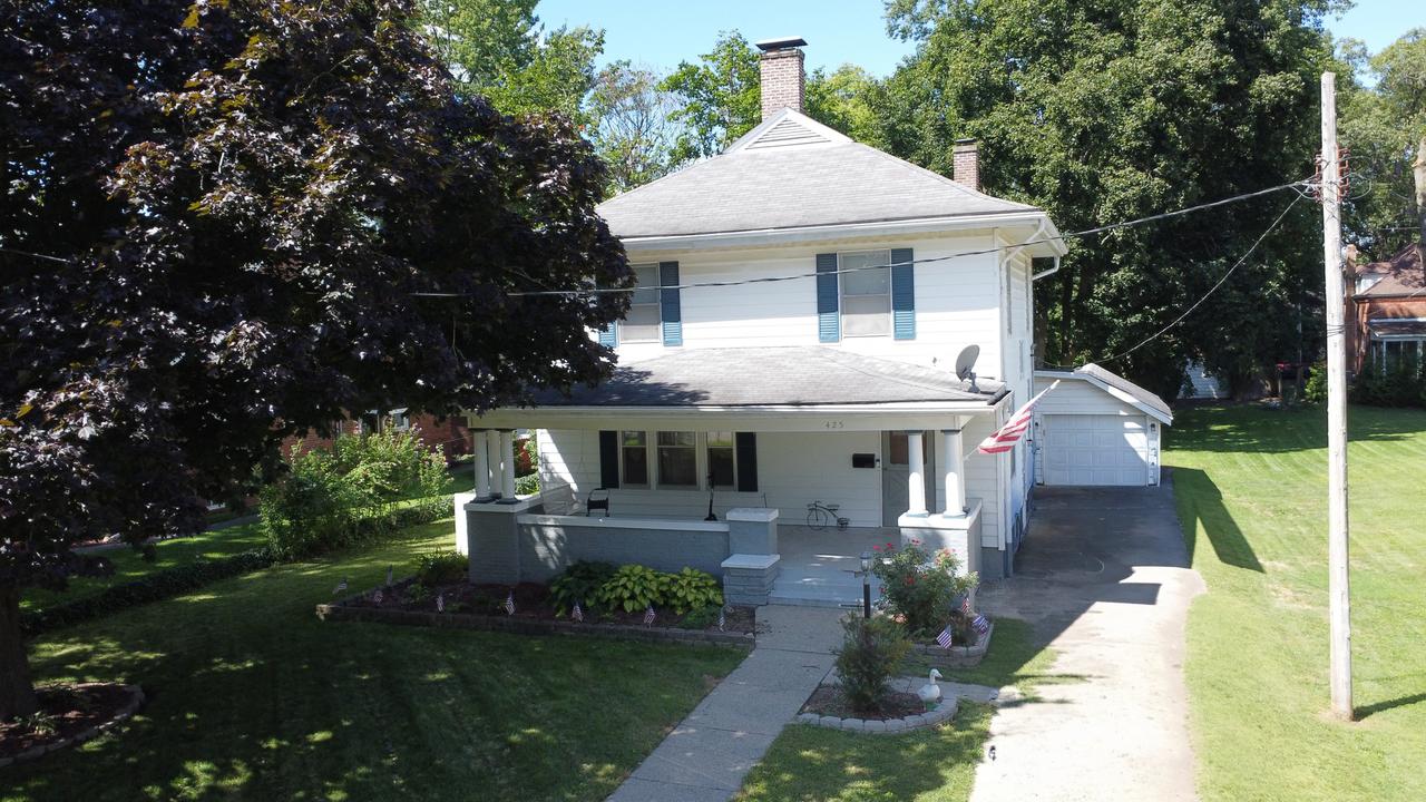 425 S 4th St., Watseka, IL 60970