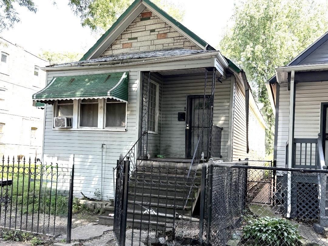 [Address Hidden by Seller], Chicago, IL 60621