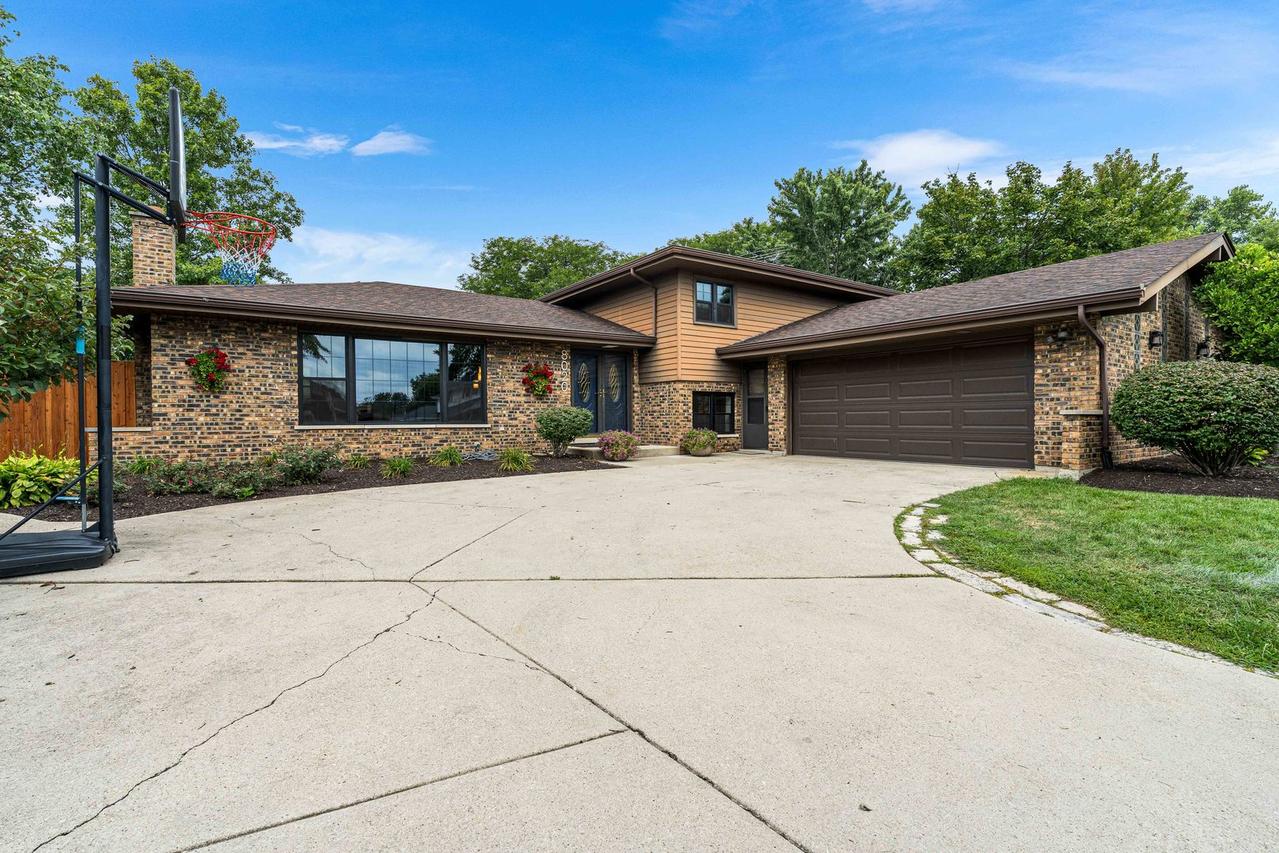 8020 Arrow Ln., Darien, IL 60561