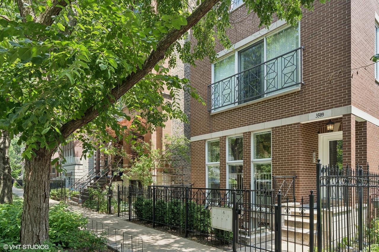 3509 N Fremont St. #3F, Chicago, IL 60657