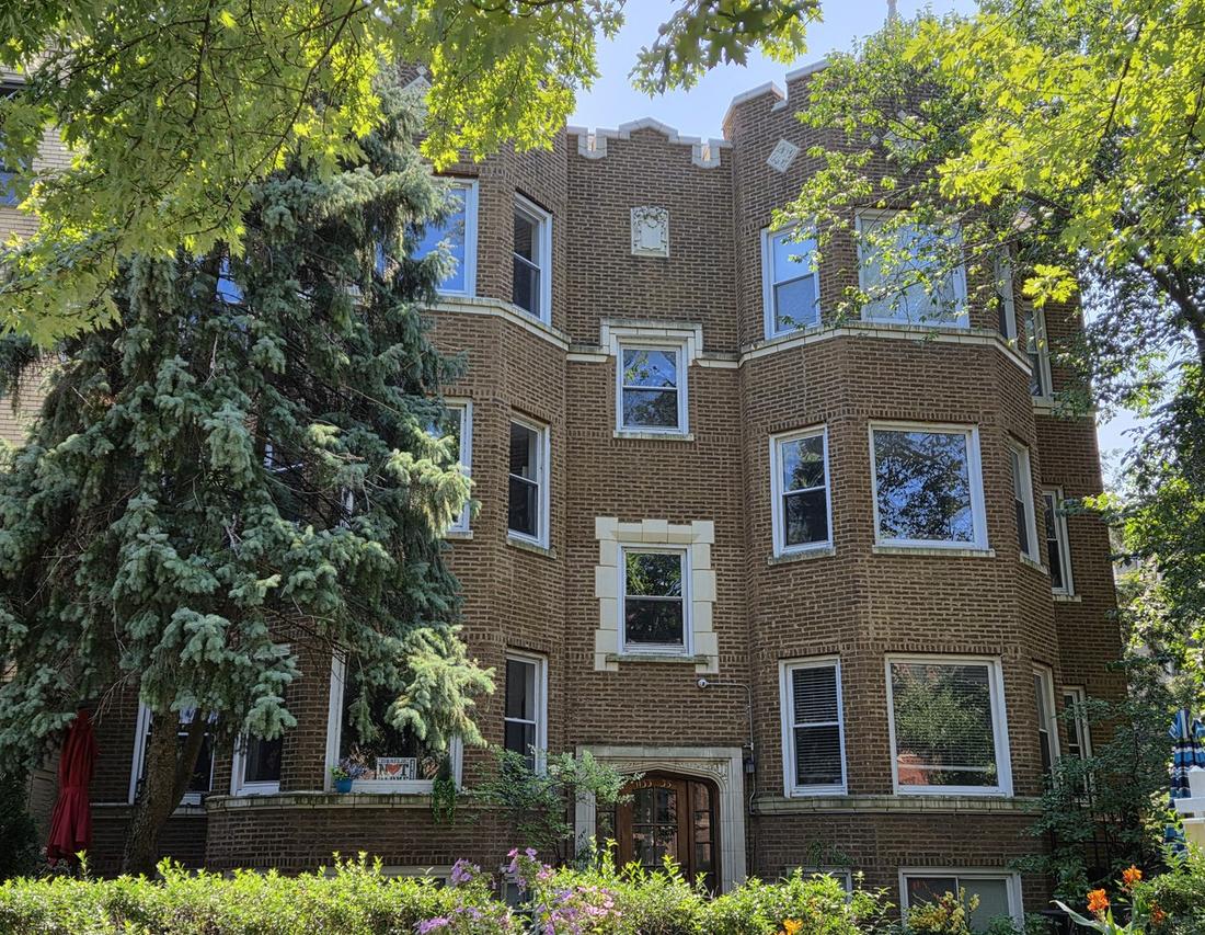 1135 W Farwell Ave. #3W, Chicago, IL 60626